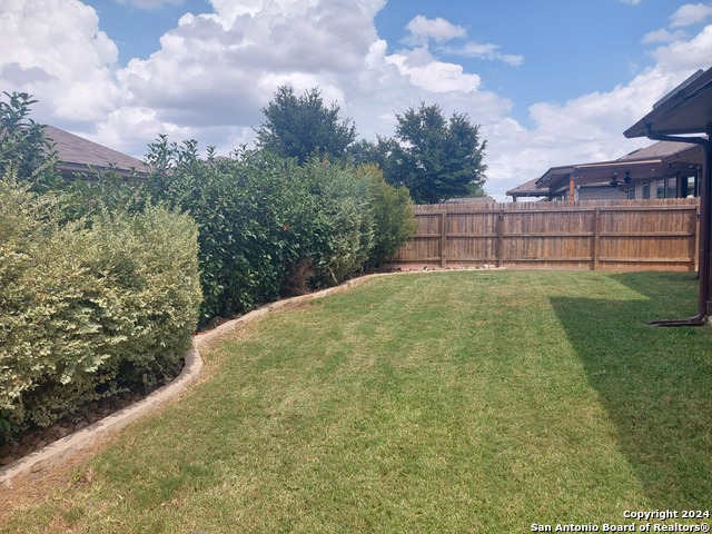 Listing photo id 21 for 10311 Rosalina Loop