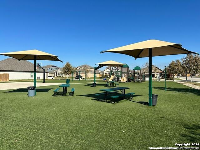 Listing photo id 24 for 10311 Rosalina Loop