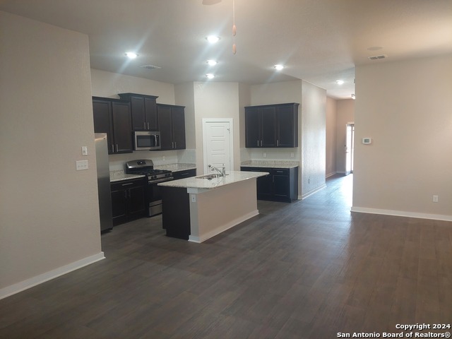 Listing photo id 2 for 10311 Rosalina Loop