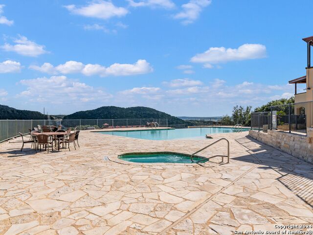 Listing photo id 37 for 169 Pr 1710