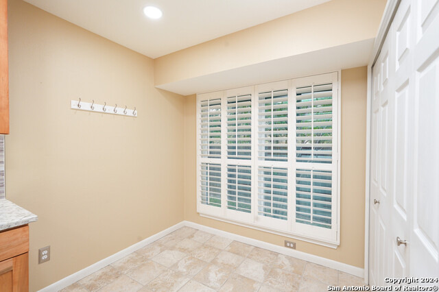 Image 11 of 29 For 13810 Laurel Hollow Dr