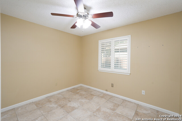 Image 21 of 29 For 13810 Laurel Hollow Dr