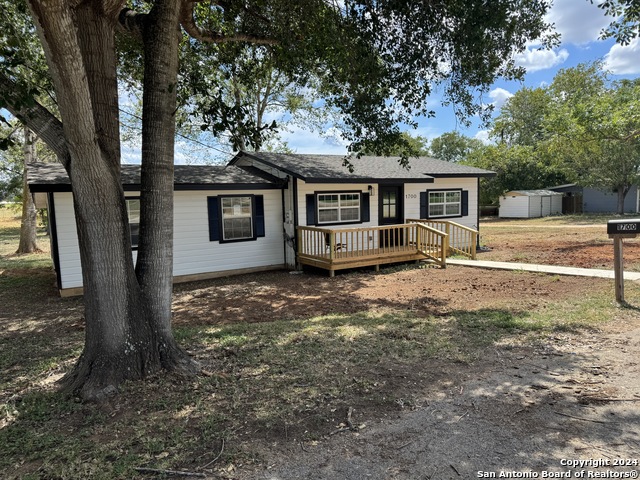 Details for 1700 J St.  , Floresville, TX 78114