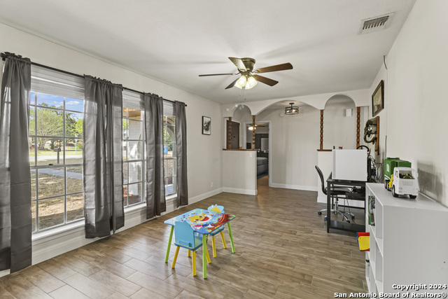 Image 10 of 38 For 401 Bluebonnet Ave