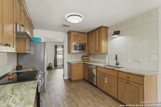 Image 12 of 38 For 401 Bluebonnet Ave