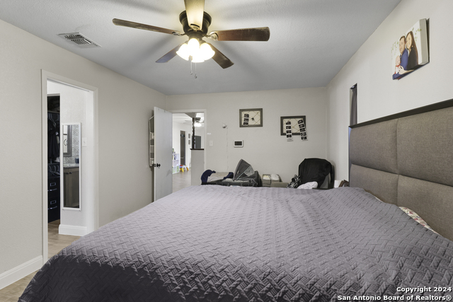 Image 18 of 38 For 401 Bluebonnet Ave