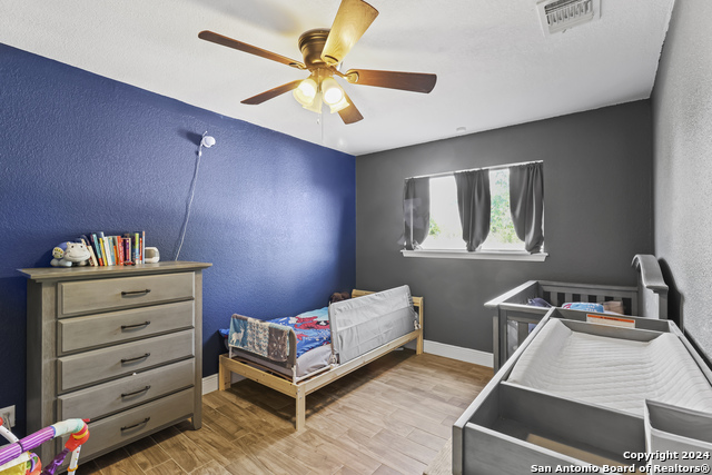 Image 20 of 38 For 401 Bluebonnet Ave