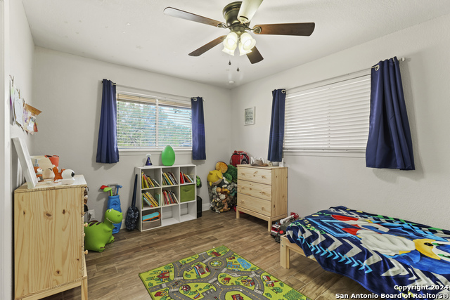 Image 23 of 38 For 401 Bluebonnet Ave