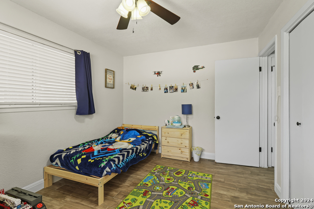 Image 24 of 38 For 401 Bluebonnet Ave