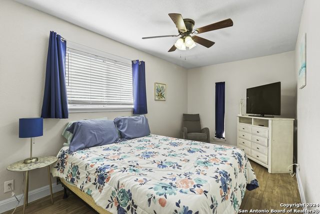 Image 25 of 38 For 401 Bluebonnet Ave