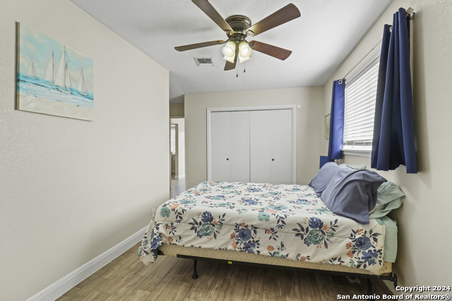 Image 26 of 38 For 401 Bluebonnet Ave