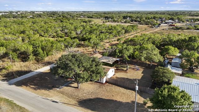 Image 30 of 38 For 401 Bluebonnet Ave