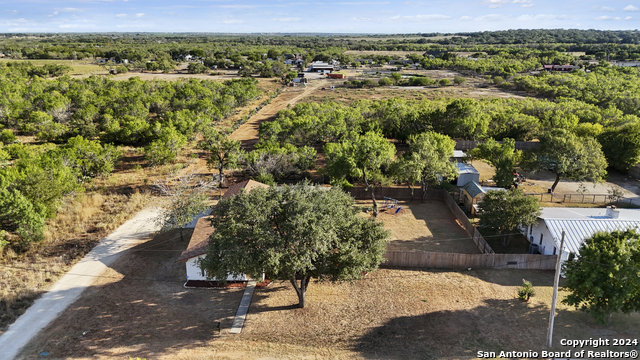 Image 31 of 38 For 401 Bluebonnet Ave