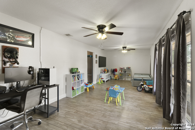 Image 8 of 38 For 401 Bluebonnet Ave