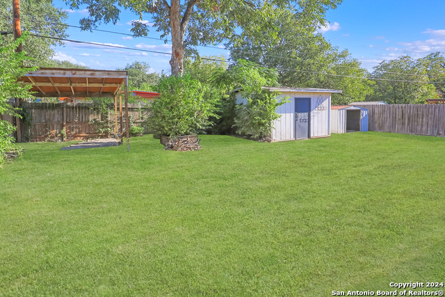 Listing photo id 18 for 407 Mcneel  