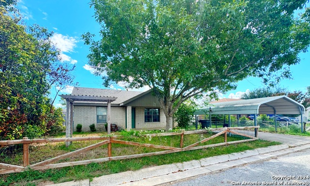 Details for 133 Rio Grande St, Uvalde, TX 78801