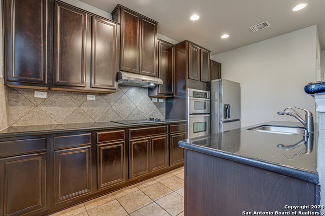 Image 21 of 49 For 20911 Cape Coral