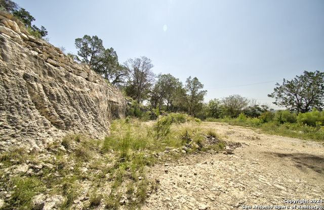 Listing photo id 4 for 109 Deer Hill