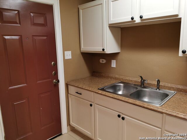 Image 4 of 16 For 1802 Gramercy Pl W 4