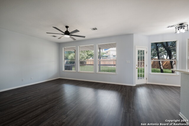 Image 11 of 40 For 21138 Las Lomas Blvd