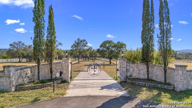 Details for 24205 Hwy 71 W, SPICEWOOD, TX 78669