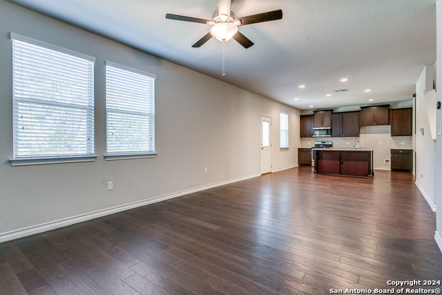 Listing photo id 4 for 10415 Francisco Way