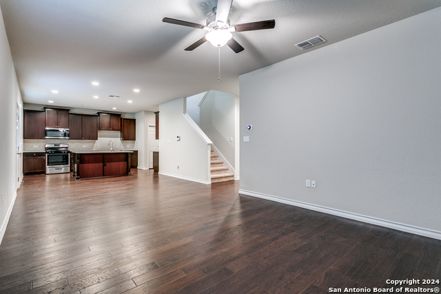 Listing photo id 5 for 10415 Francisco Way