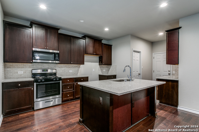 Listing photo id 6 for 10415 Francisco Way