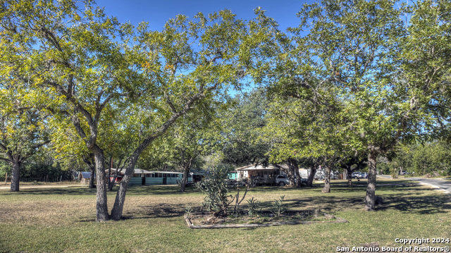 Image 14 of 40 For 41 Pecan Shadows Dr