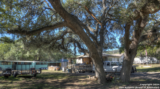 Image 17 of 40 For 41 Pecan Shadows Dr