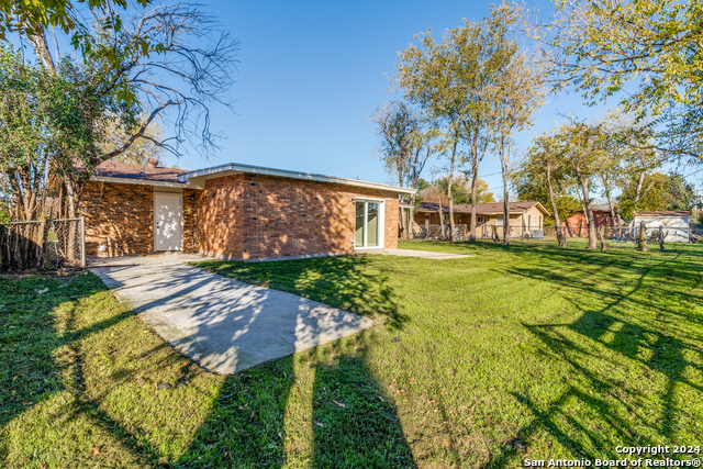 Listing photo id 18 for 4502 Moana Dr.