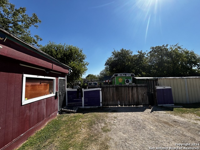 Listing photo id 2 for 1314 24th St Nw