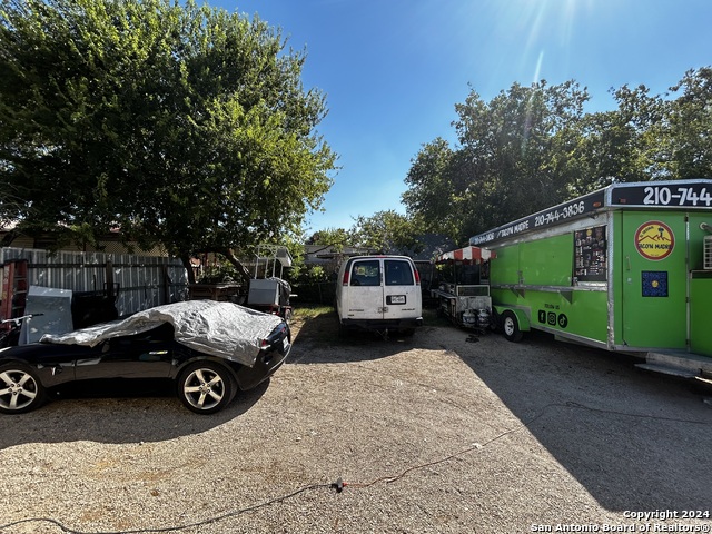 Listing photo id 5 for 1314 24th St Nw