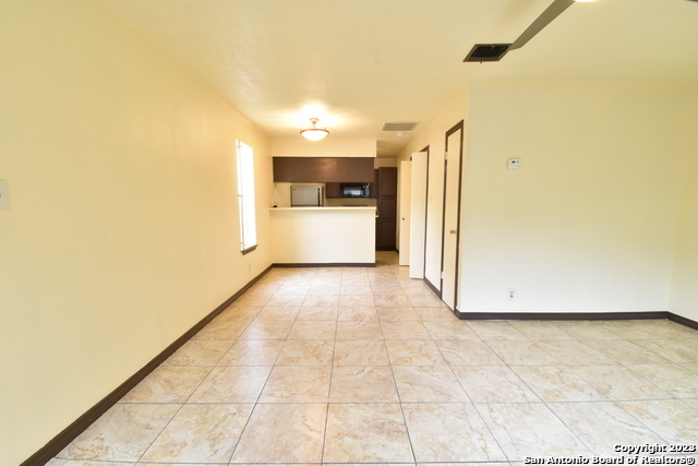 Listing photo id 10 for 4107 Medical Dr  1108