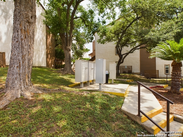 Listing photo id 17 for 4107 Medical Dr  1108