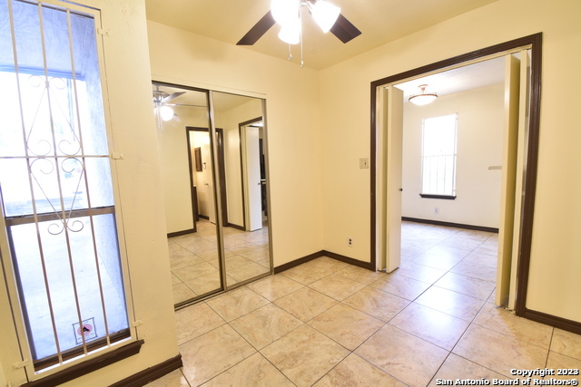 Listing photo id 4 for 4107 Medical Dr  1108