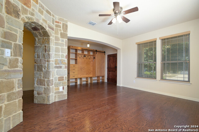 Listing photo id 2 for 11906 Ocelot Path