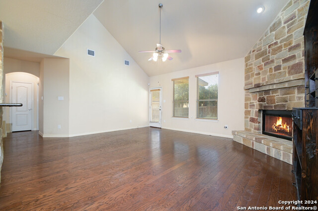 Listing photo id 3 for 11906 Ocelot Path