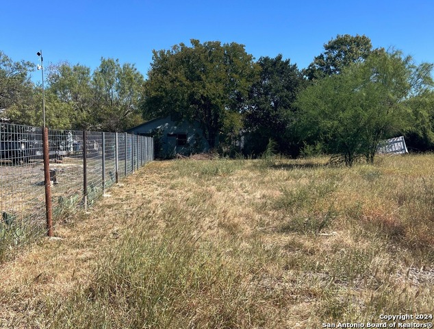 Listing photo id 2 for 110 Bogue St