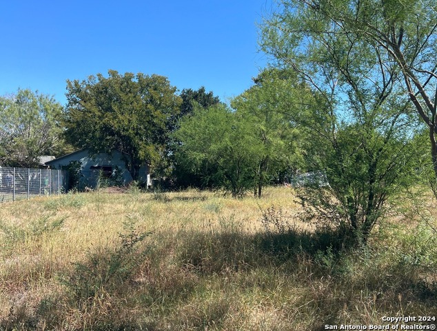 Listing photo id 4 for 110 Bogue St