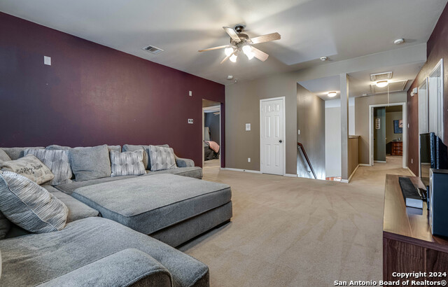 Listing photo id 11 for 3303 Cambria Way