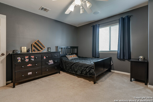 Listing photo id 13 for 3303 Cambria Way