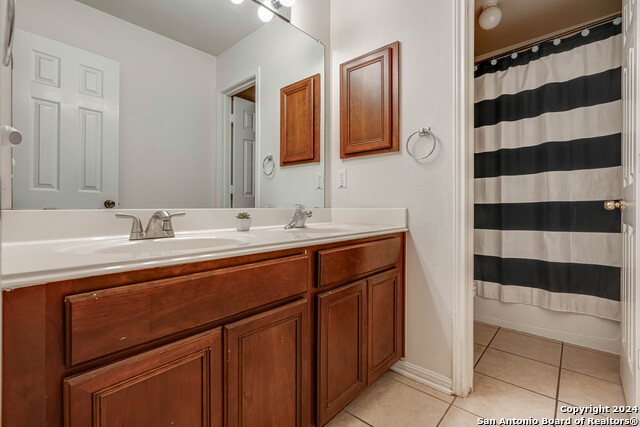 Listing photo id 16 for 3303 Cambria Way