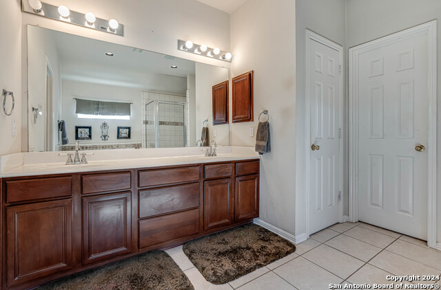 Listing photo id 22 for 3303 Cambria Way