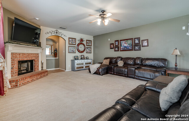 Listing photo id 26 for 3303 Cambria Way