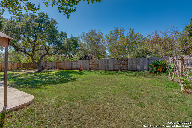 Listing photo id 32 for 3303 Cambria Way