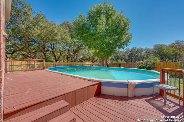 Listing photo id 34 for 3303 Cambria Way