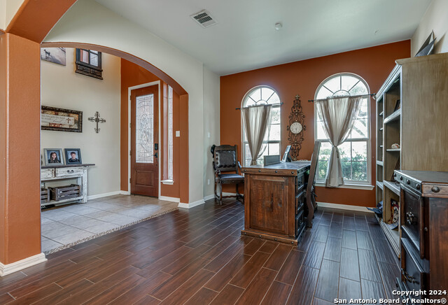 Listing photo id 6 for 3303 Cambria Way