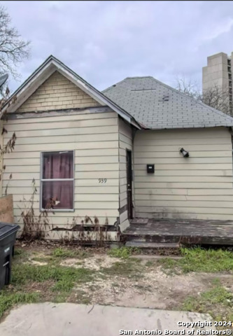 Details for 939 W Myrtle St, San Antonio, TX 78212