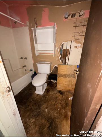 Image 10 of 12 For 939 W Myrtle St